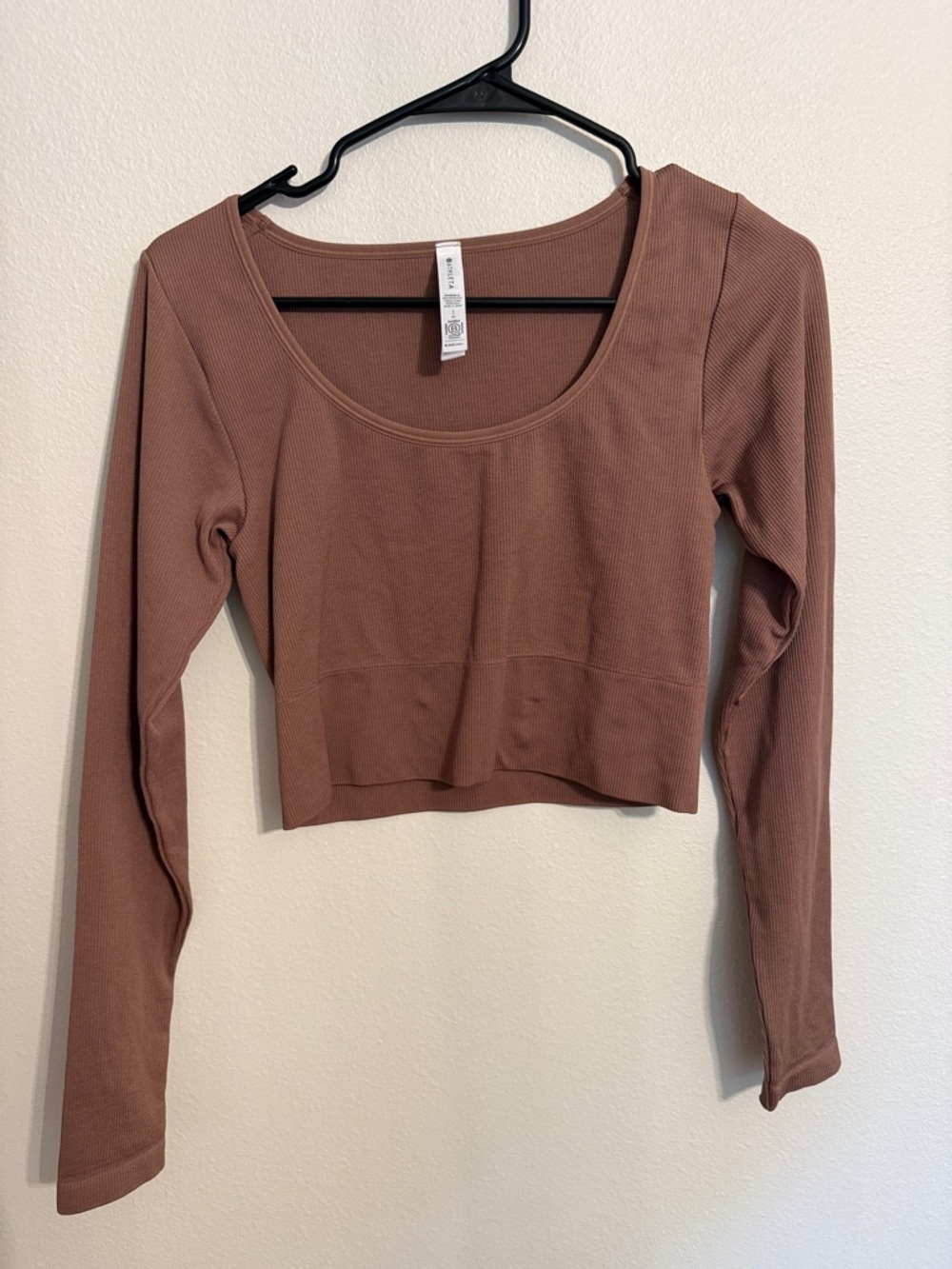 Athleta Ribbed Scoop-Neck Long Sleeve Crop Top in Dusty Rose